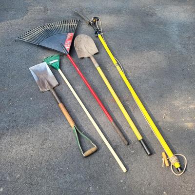 Large Lot of Garden Tools (G-RL)