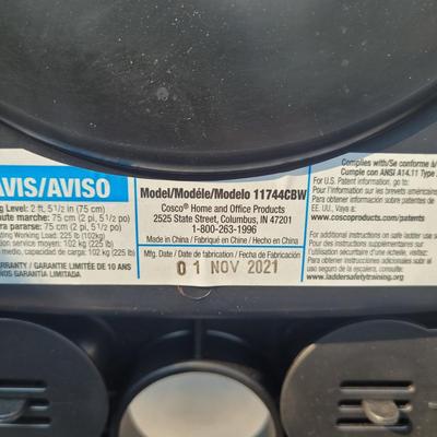 Three Ladders and Stepstools (G-EL)