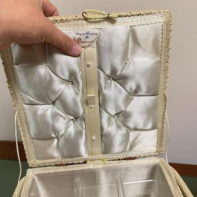 Two Sewing Baskets (BO-SS)