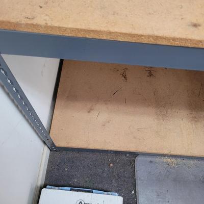 Adjustable Metal and Wood Shelves (G-EL)