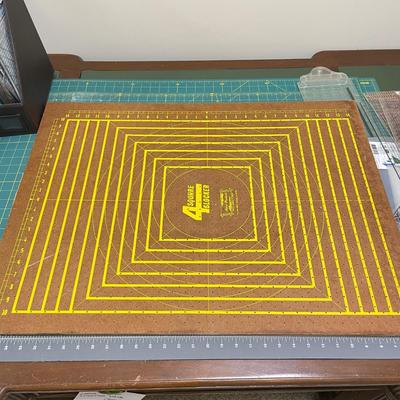 Quilters Paradise- Grids, Rotary Blades & Patterns (BO-SS)