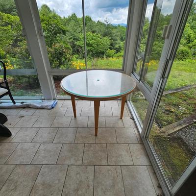 Blonde Colored Patio Table with Plexiglass Top (BSR-JS)