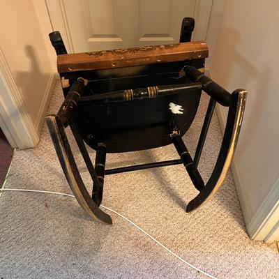 Colonial Style Two Toned Wooden Rocking Chair (BGB-RG)