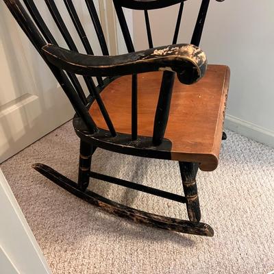 Colonial Style Two Toned Wooden Rocking Chair (BGB-RG)