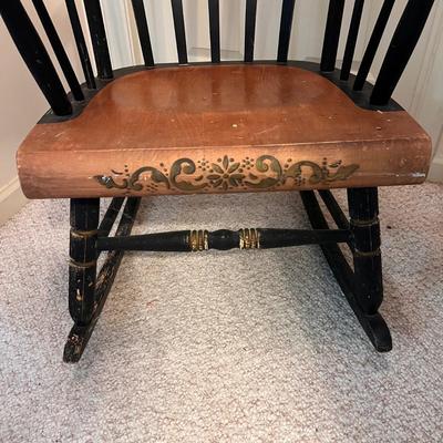 Colonial Style Two Toned Wooden Rocking Chair (BGB-RG)