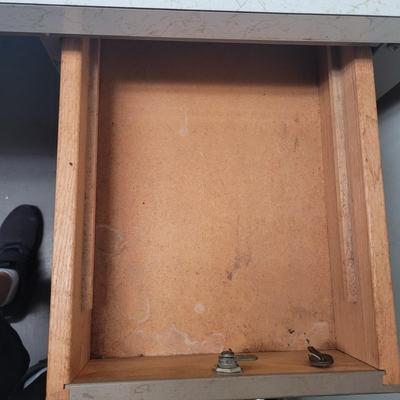 Metal Work Bench with Formica Top (G-EL)