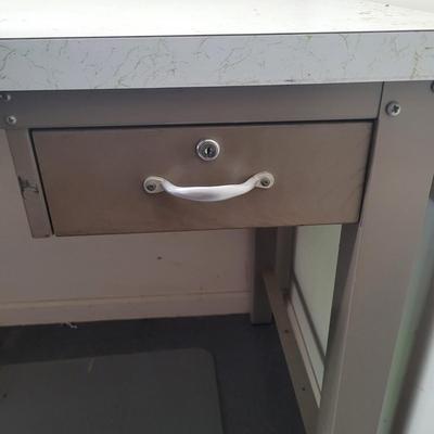 Metal Work Bench with Formica Top (G-EL)