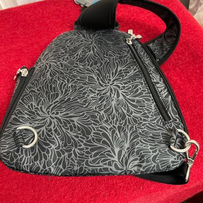 2 NWT New Purses - Anne Klein Tote, Baggallini Crossbody
