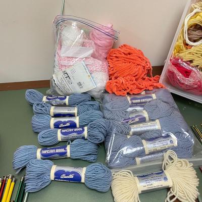 Knit the Season - Yarn & Needles (BO-SS)