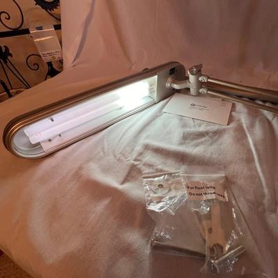 Ottlite 3-in-1 Craft Lamp & Dazing Floating Fixture Clamp Lamp (BGB-RG)