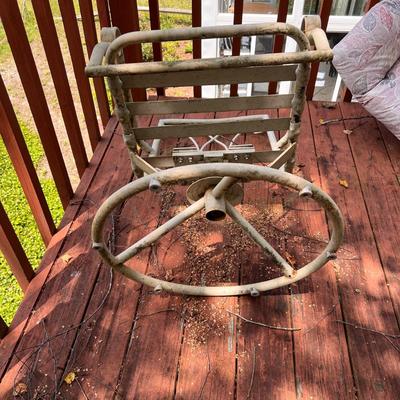 Pair of Patio Chairs & Table (PBD-RG)
