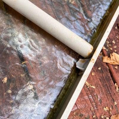 Pair of Patio Chairs & Table (PBD-RG)