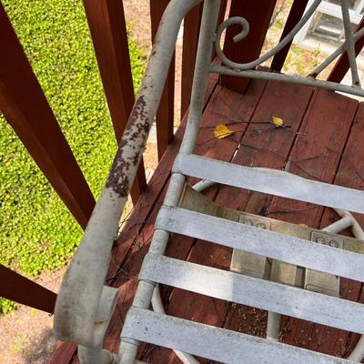 Pair of Patio Chairs & Table (PBD-RG)