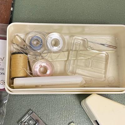 Huge Selection of Sewing Machine Needles, Bobbins & Feet (BO-SS)