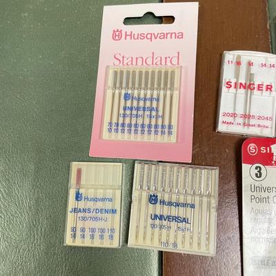 Huge Selection of Sewing Machine Needles, Bobbins & Feet (BO-SS)