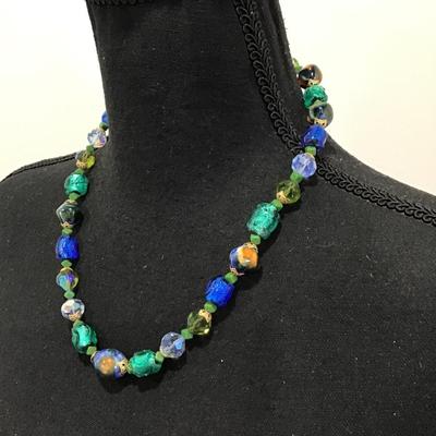 Gorgeous vintage glass beaded vintage necklace with gorgeous clasp
