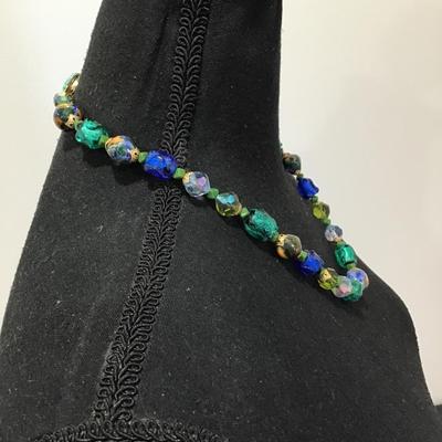 Gorgeous vintage glass beaded vintage necklace with gorgeous clasp