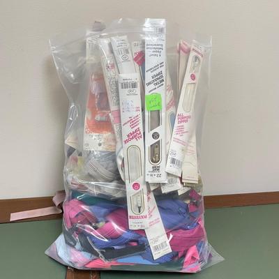 Sew Many Buttons! Zippers, Velcro & More (BO-SS)