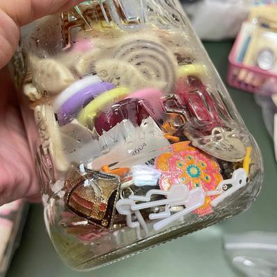 Sew Many Buttons! Zippers, Velcro & More (BO-SS)