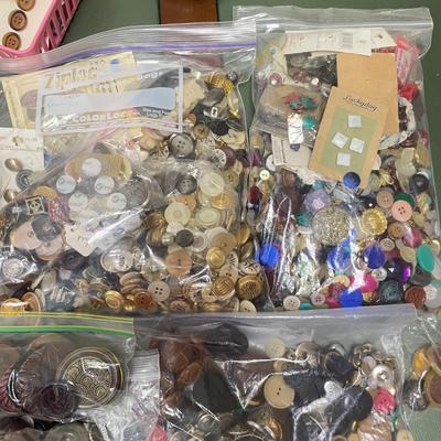 Sew Many Buttons! Zippers, Velcro & More (BO-SS)