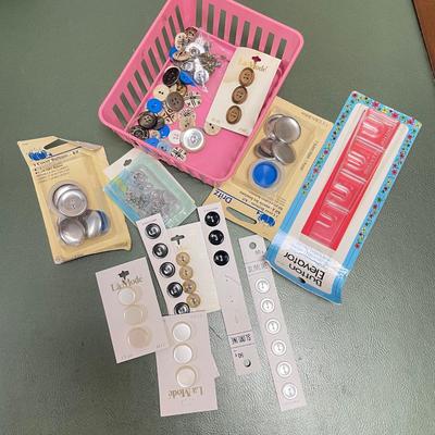 Sew Many Buttons! Zippers, Velcro & More (BO-SS)
