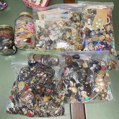 Sew Many Buttons! Zippers, Velcro & More (BO-SS)