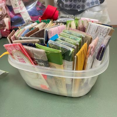 Sew Many Buttons! Zippers, Velcro & More (BO-SS)