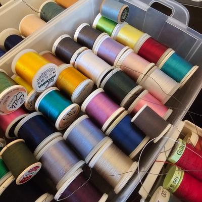 Plastic Spool Holders & Misc. Thread (BD-JS)