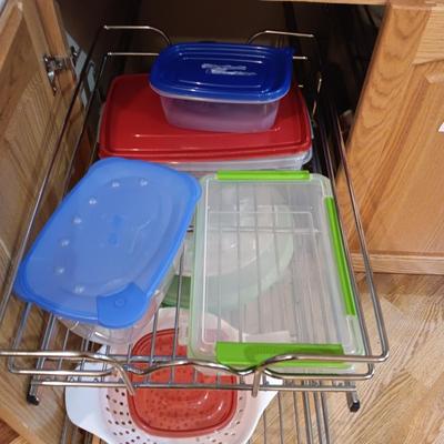 PLASTIC FOOD STORAGE CONTAINERS