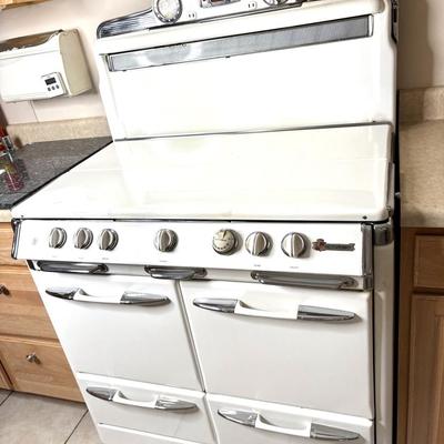 1950's O'Keefe and Merritt Gas Stove - Fully Restored and Fully Functional