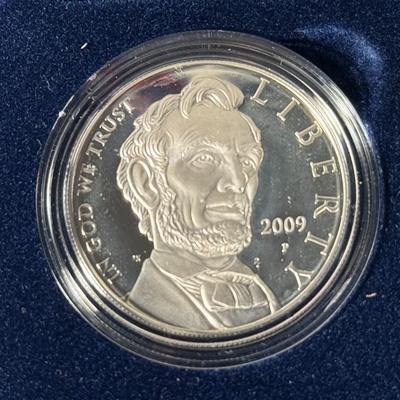 2009 P Abraham Lincoln Proof Commemorative 90% Silver Dollar Coin Box and COA as Pictured.