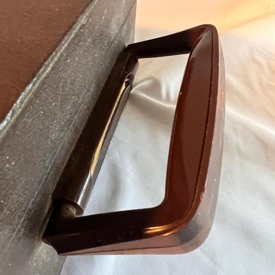 Anheuser Busch Mirror Sign, Jack Daniel’s Labels Plus Glasses & Trav-L-Bar (PB-RG)