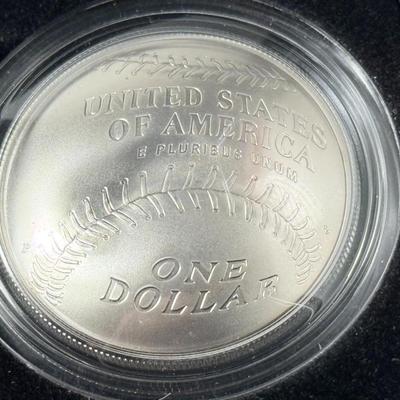 2014 P Uncirculated Baseball Hall of Fame Silver Dollar, $1 Baseball Glove Coin as Pictured.