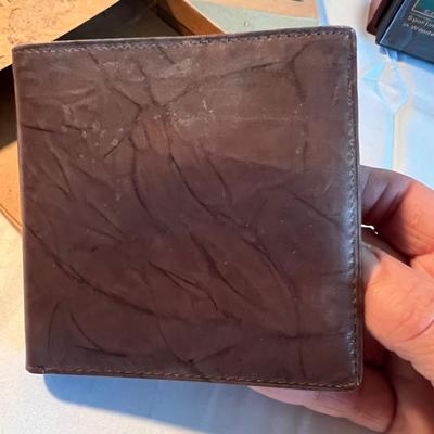 Ash Creek Trading & Tommy Hilfiger Leather Wallets & Flask (LR-RG)