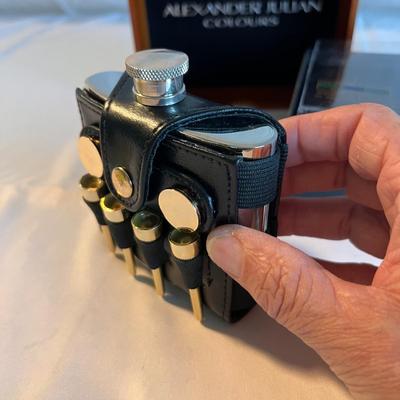 Ash Creek Trading & Tommy Hilfiger Leather Wallets & Flask (LR-RG)