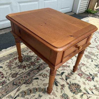 One drawer nightstand