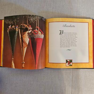 Christmas Crafting Books & Patterns (BD-JS)