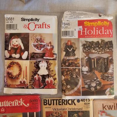 Christmas Crafting Books & Patterns (BD-JS)