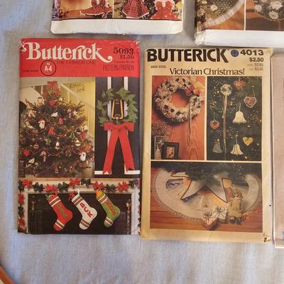 Christmas Crafting Books & Patterns (BD-JS)