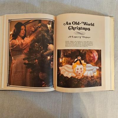 Christmas Crafting Books & Patterns (BD-JS)