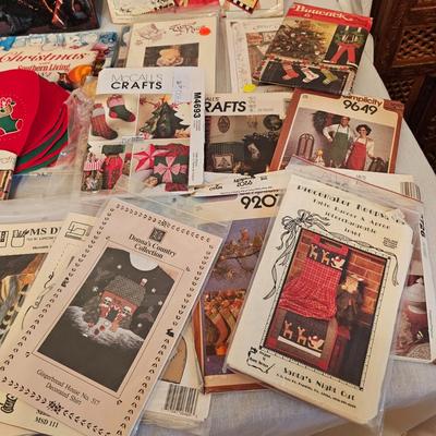 Christmas Crafting Books & Patterns (BD-JS)
