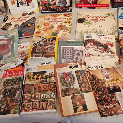 Christmas Crafting Books & Patterns (BD-JS)