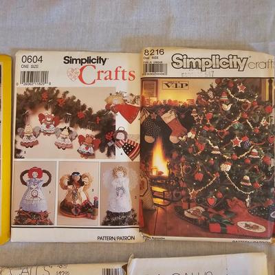 Christmas Crafting Books & Patterns (BD-JS)