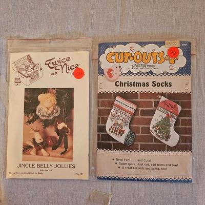 Christmas Crafting Books & Patterns (BD-JS)