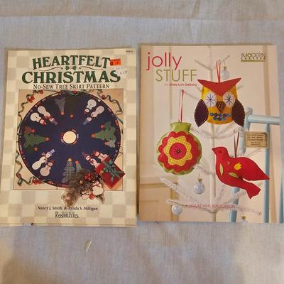 Christmas Crafting Books & Patterns (BD-JS)