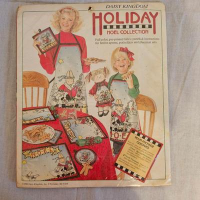 Christmas Crafting Books & Patterns (BD-JS)