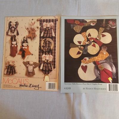 Christmas Crafting Books & Patterns (BD-JS)