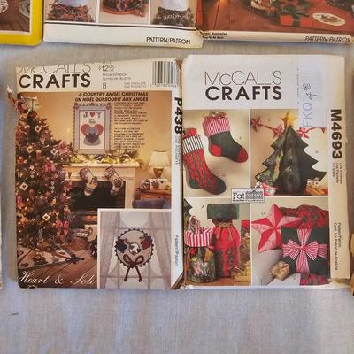 Christmas Crafting Books & Patterns (BD-JS)