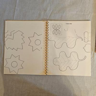 Applique, Iron On, Patterns & Baby Bibs (BD-JS)