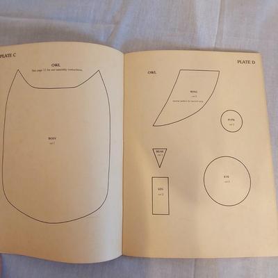 Applique, Iron On, Patterns & Baby Bibs (BD-JS)